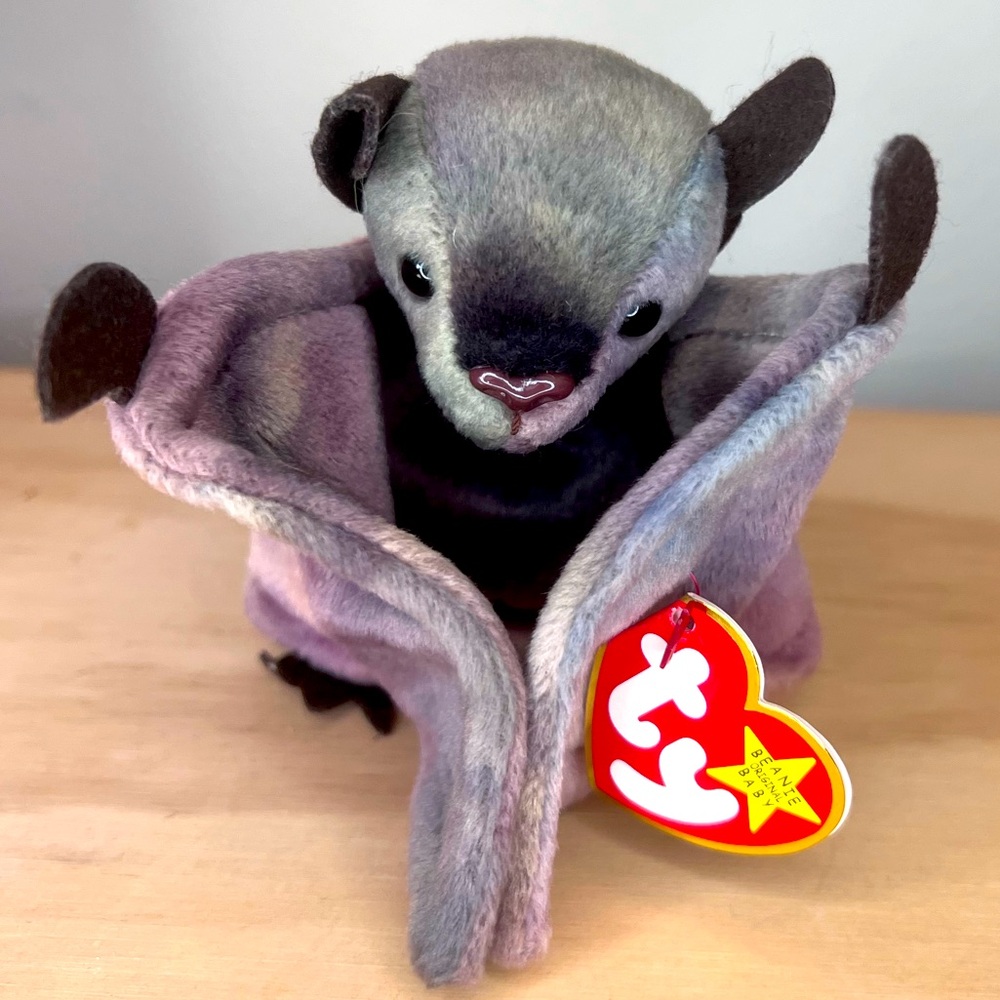 Mint condition NWT TY Batty beanie baby